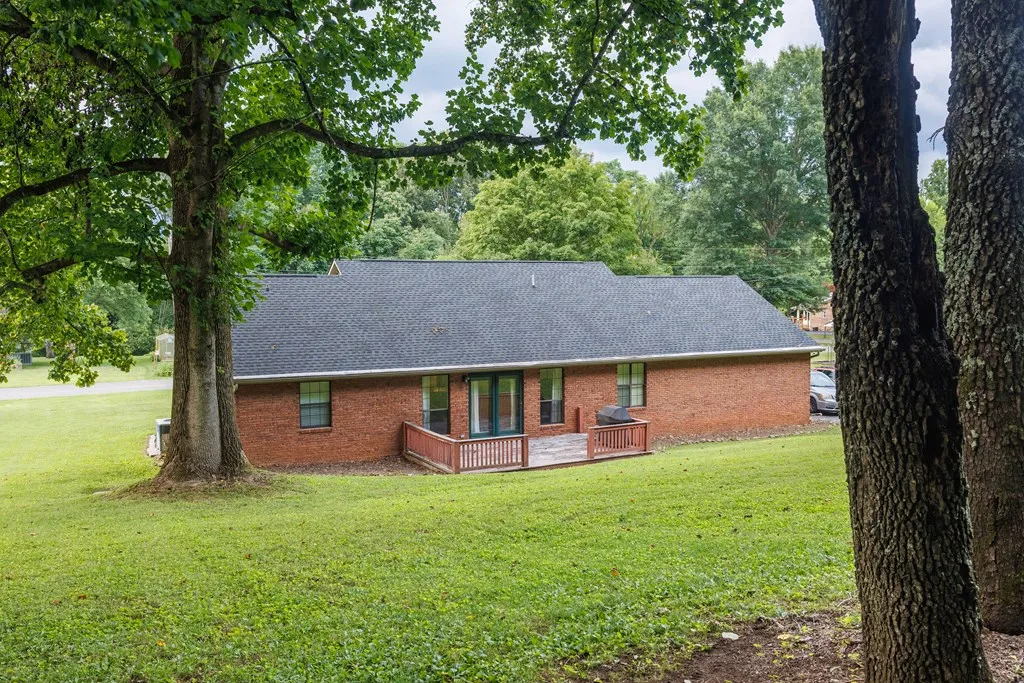 1562 Edgefield Court Cookeville TN 38506