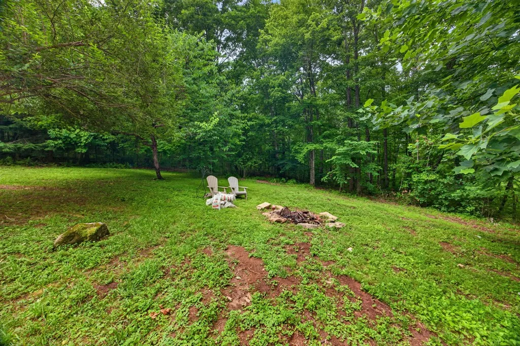 41 Jump Off Place Monterey TN 38574