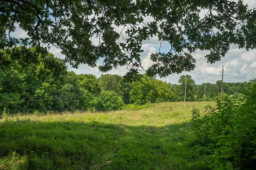98AC Blackburn Fork Road Cookeville TN 38501