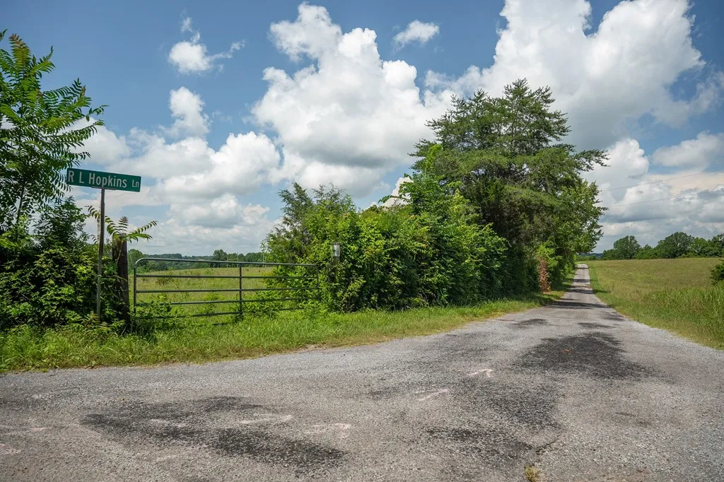98AC Blackburn Fork Road Cookeville TN 38501