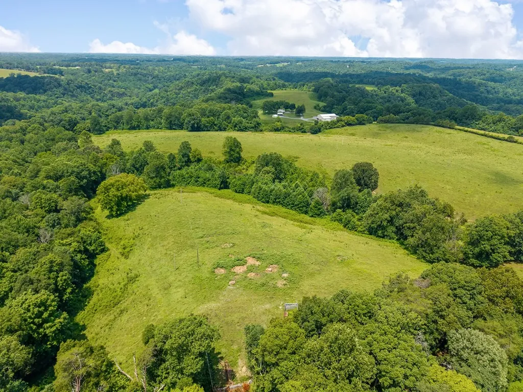 98AC Blackburn Fork Road Cookeville TN 38501
