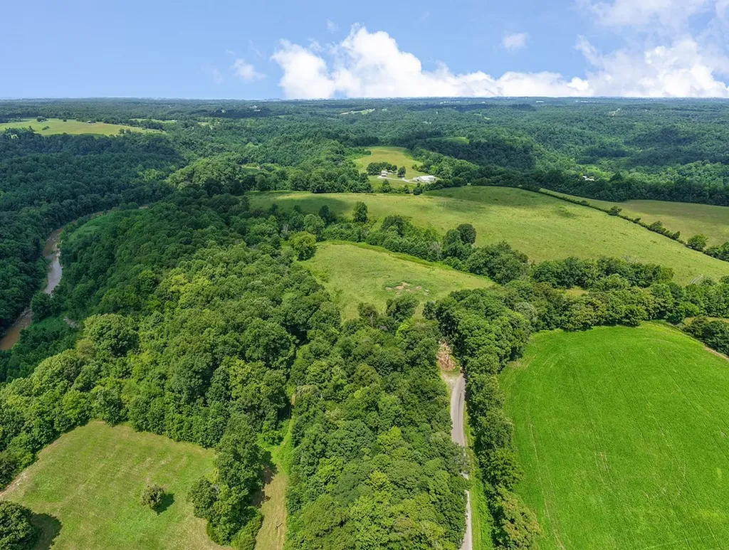 98AC Blackburn Fork Road Cookeville TN 38501