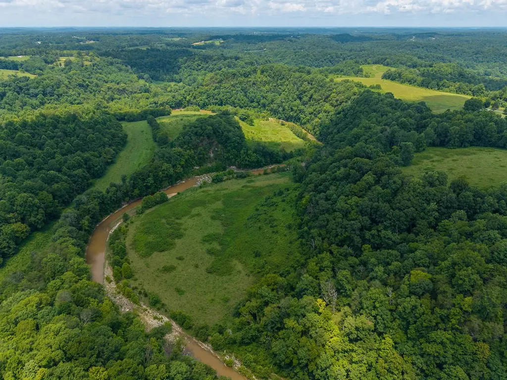 98AC Blackburn Fork Road Cookeville TN 38501