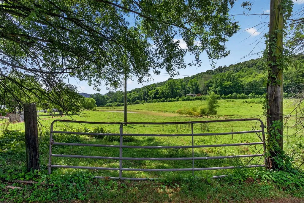 187 Edwin Smith Lane Gainesboro TN 38562