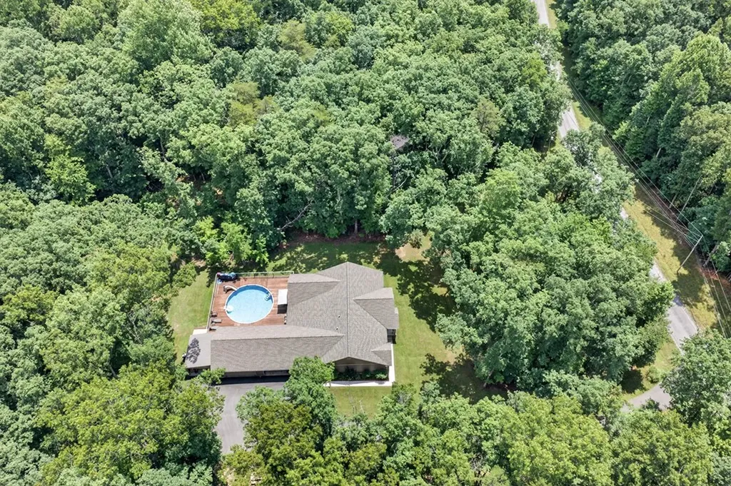 69 Winding Way Monterey TN 38574