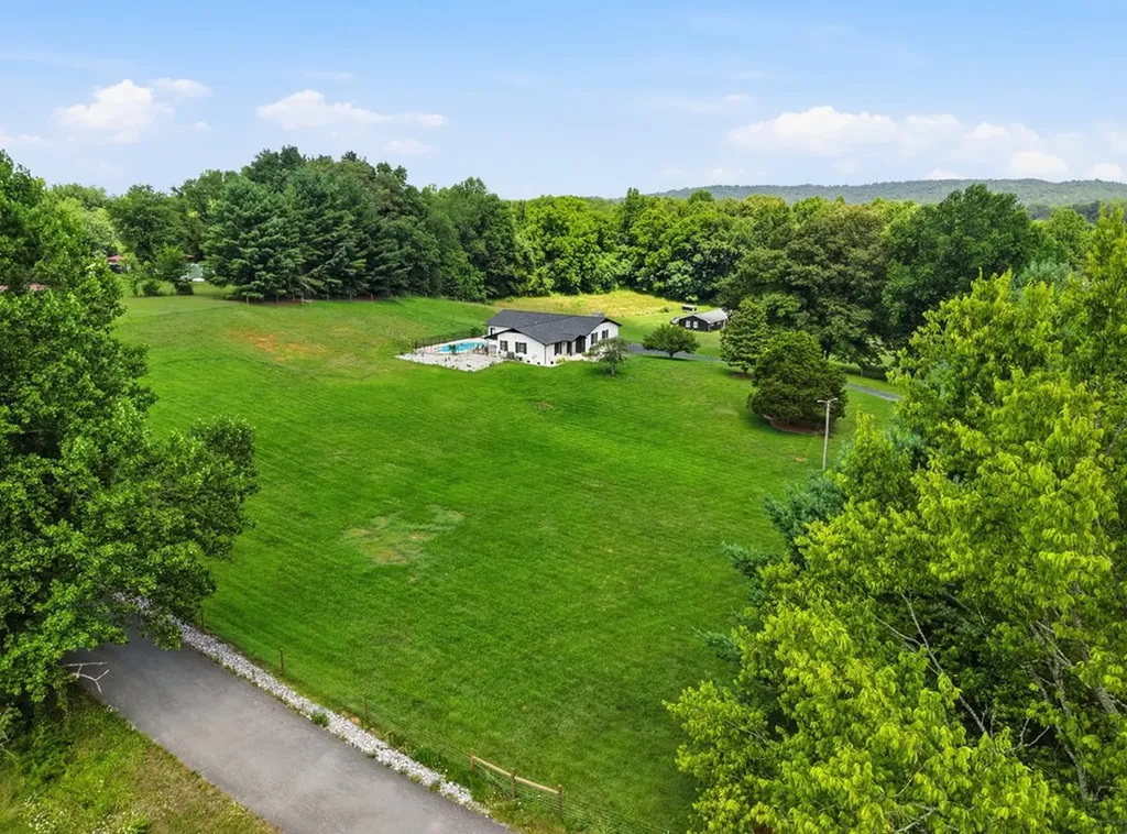 237 S Fork Road Sparta TN 38583