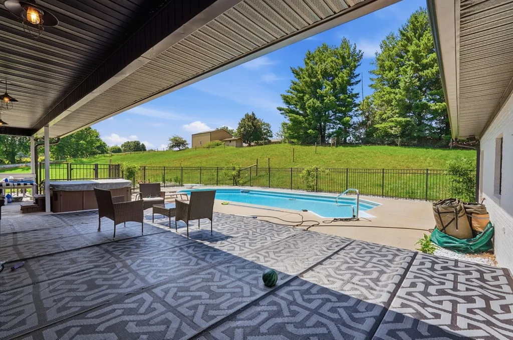 237 S Fork Road Sparta TN 38583