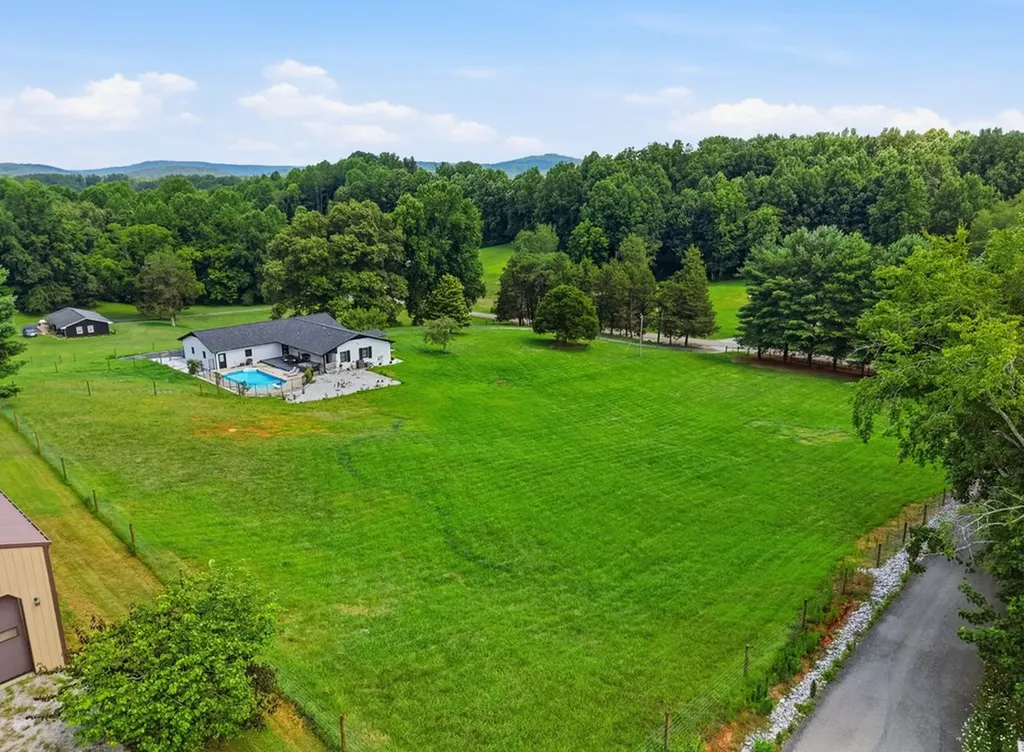 237 S Fork Road Sparta TN 38583