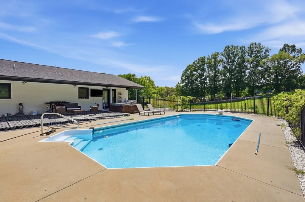 237 S Fork Road Sparta TN 38583