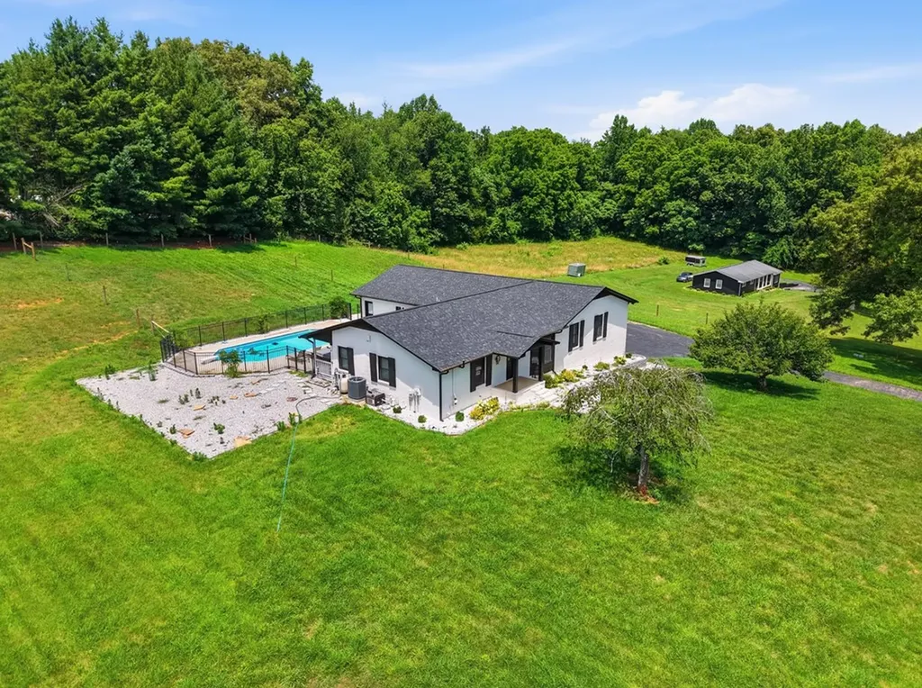 237 S Fork Road Sparta TN 38583