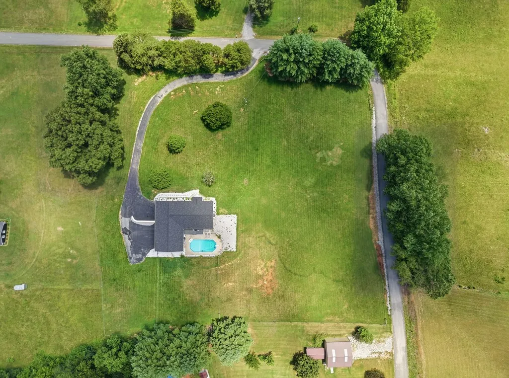 237 S Fork Road Sparta TN 38583