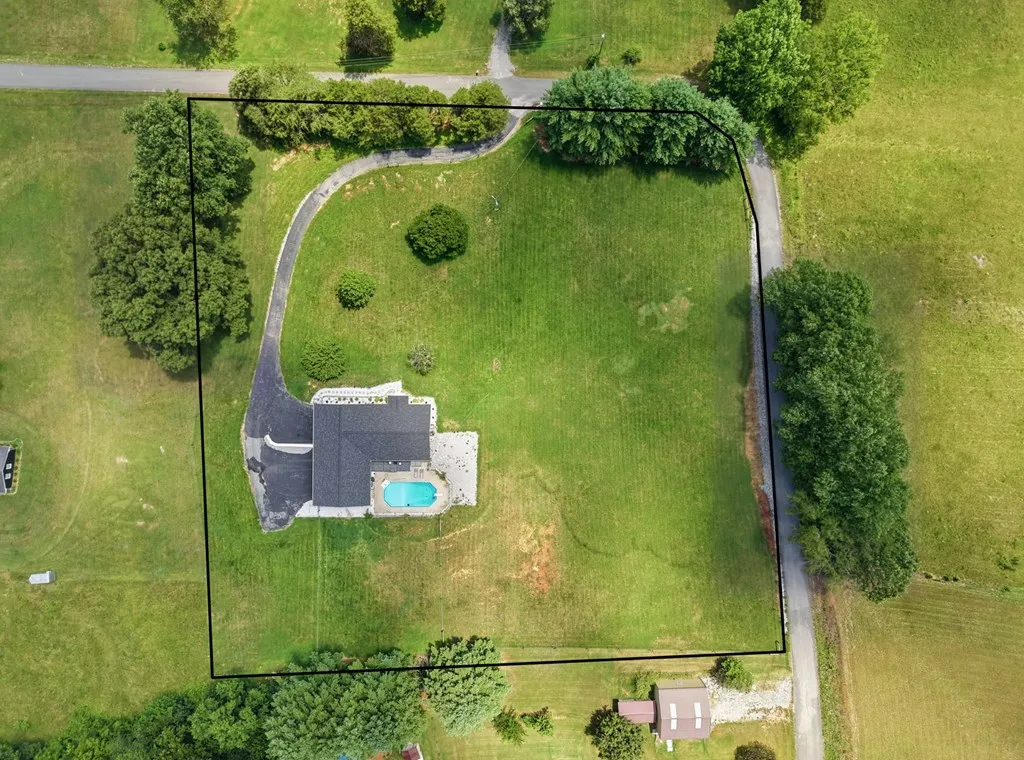 237 S Fork Road Sparta TN 38583