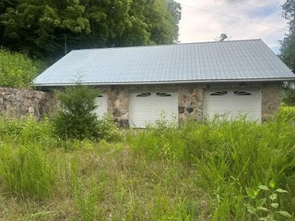 200 Rough Point Lane Whitleyville TN 38588