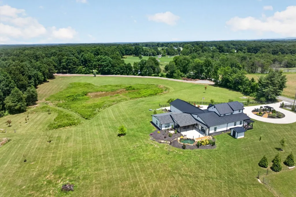3358 Plateau Road Crossville TN 38571