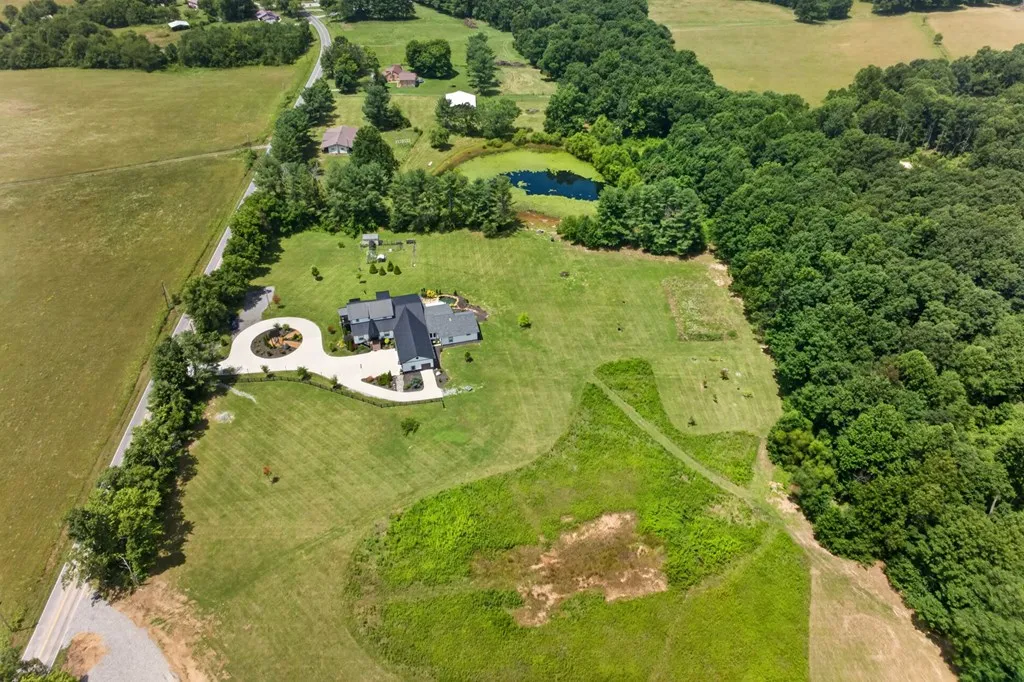 3358 Plateau Road Crossville TN 38571