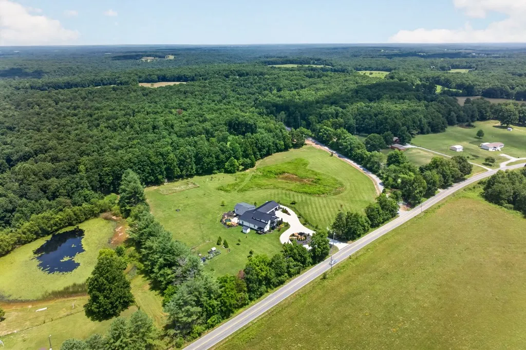 3358 Plateau Road Crossville TN 38571