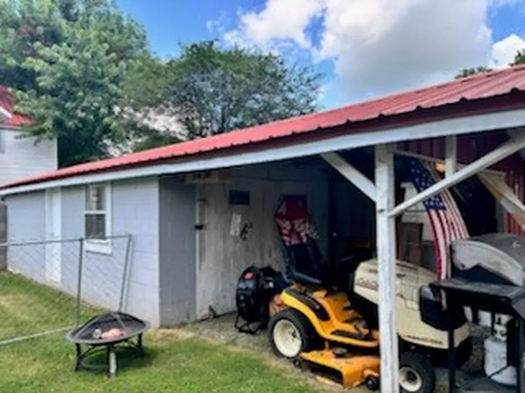 202 West 4 Street Livingston TN 38570