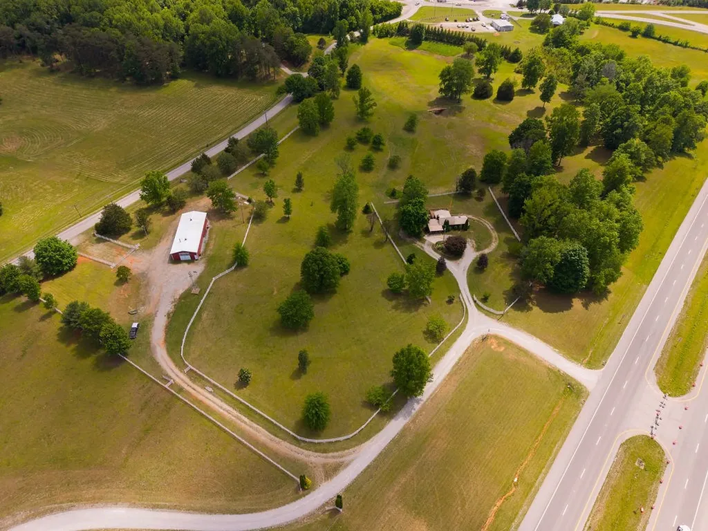 5330 Sparta Highway Rock Island TN 38581