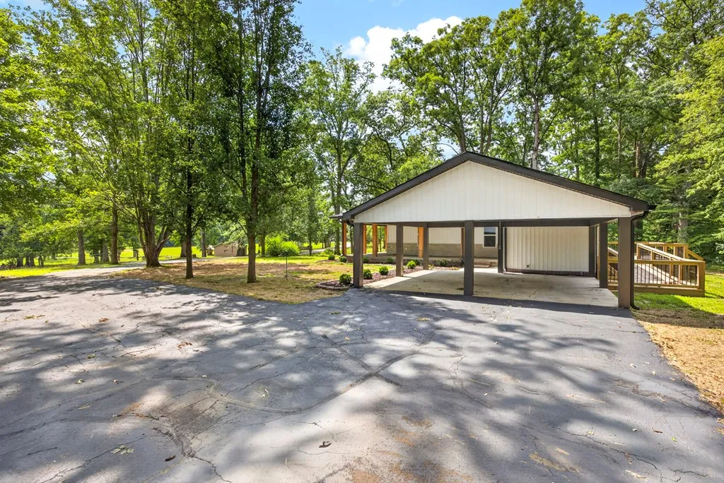 909 Hawkins Crawford Road Cookeville TN 38501