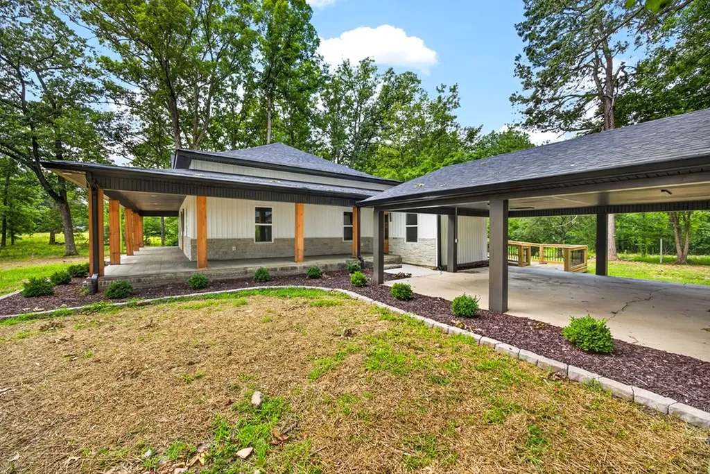 909 Hawkins Crawford Road Cookeville TN 38501