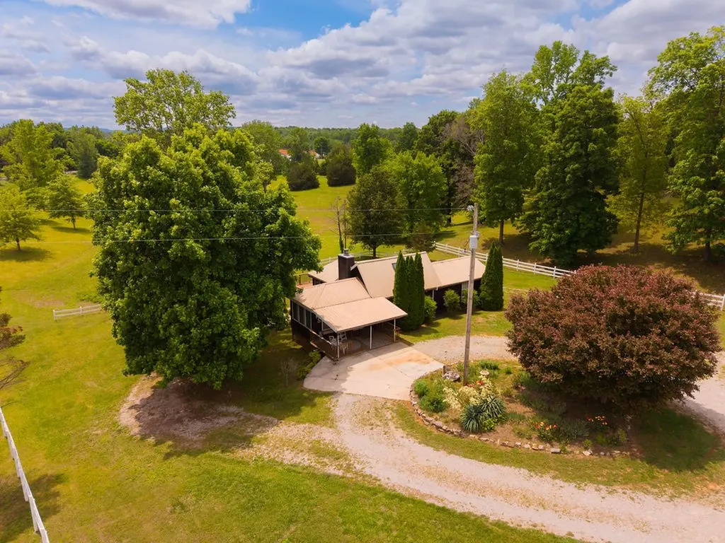 5330 Sparta Highway Rock Island TN 38581