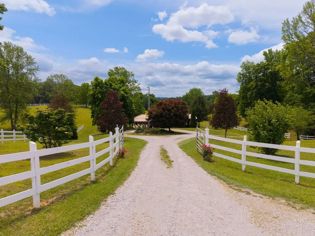 5330 Sparta Highway Rock Island TN 38581