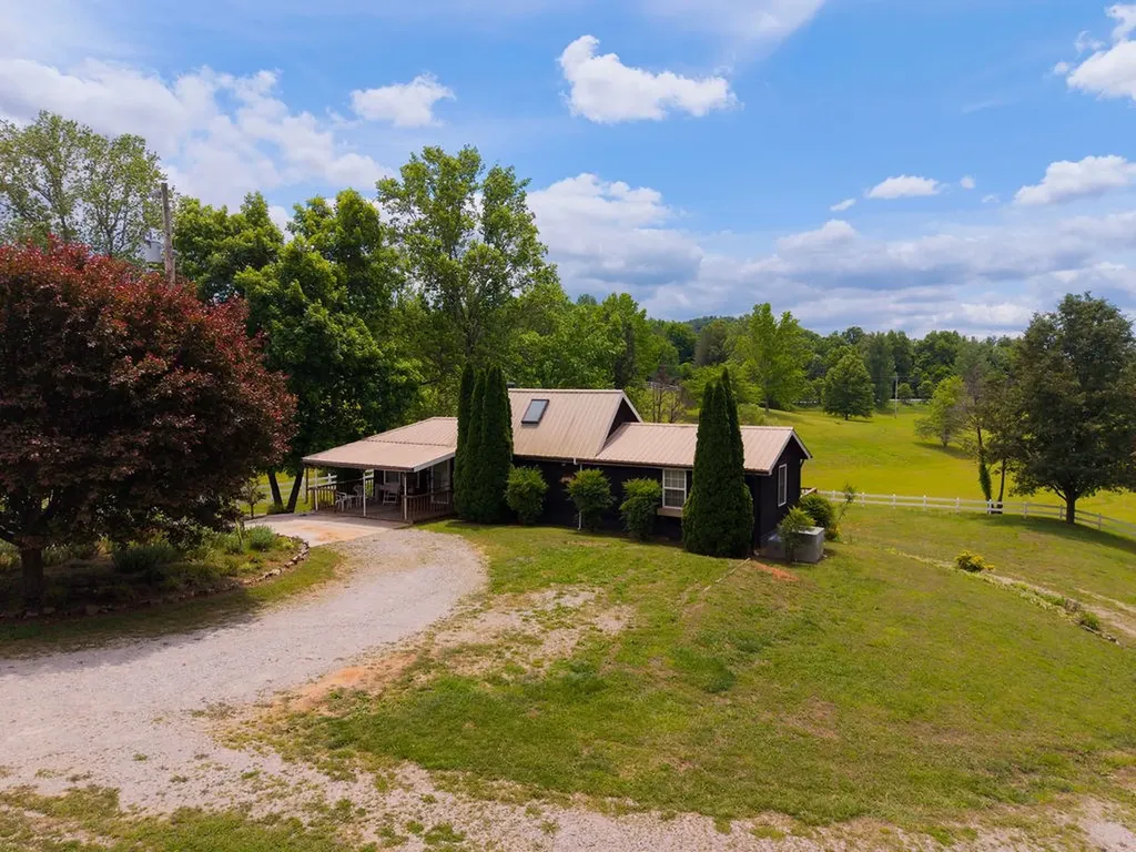 5330 Sparta Highway Rock Island TN 38581