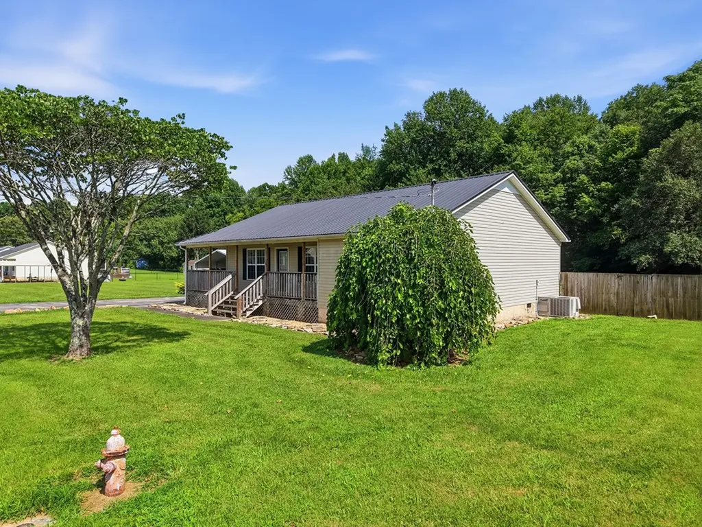 114 Walnut Trace Sparta TN 38583