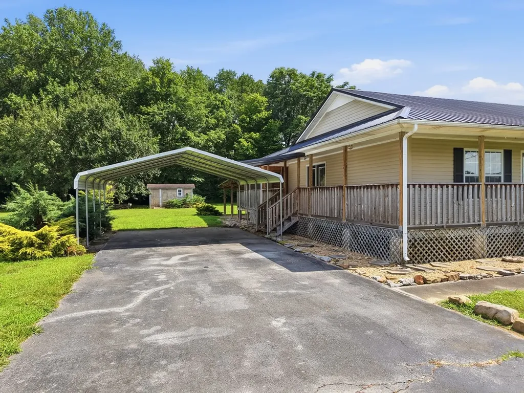 114 Walnut Trace Sparta TN 38583