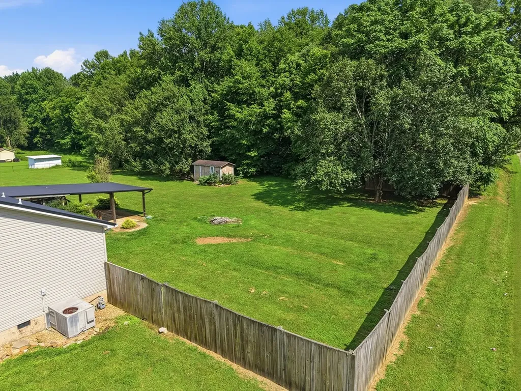 114 Walnut Trace Sparta TN 38583