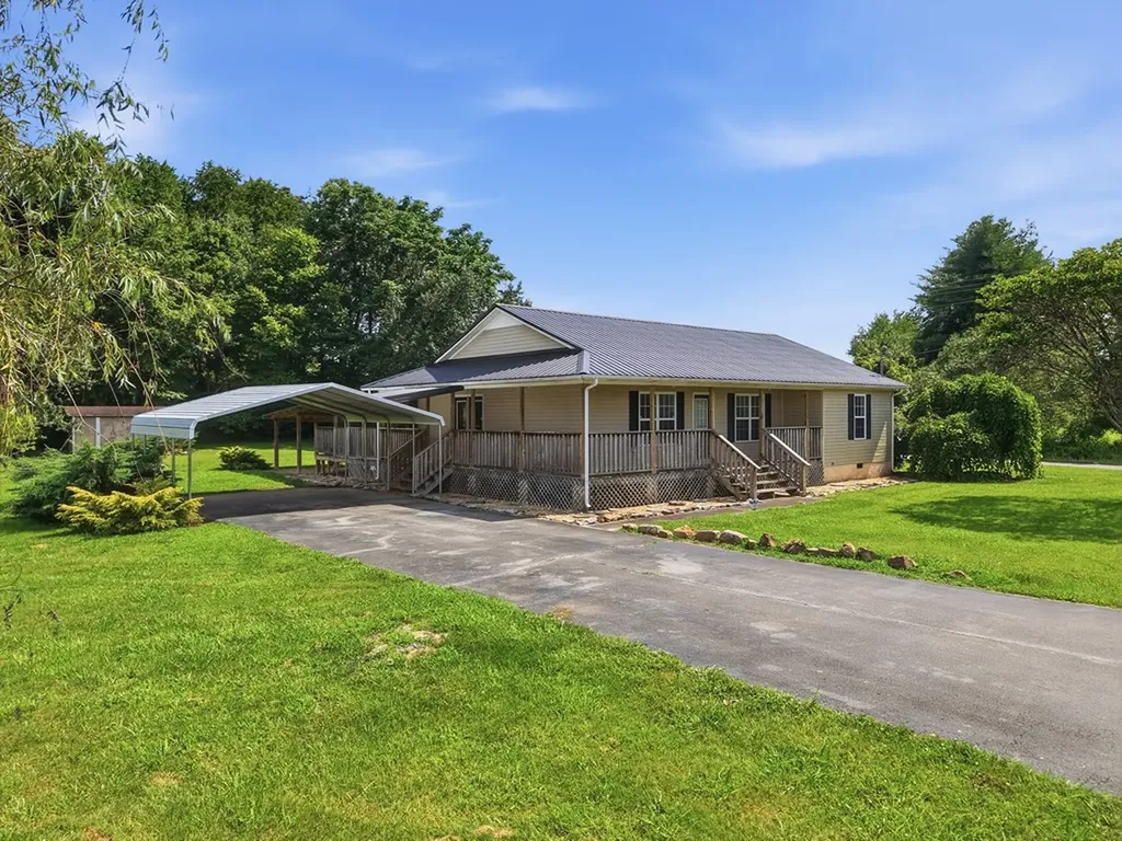 114 Walnut Trace Sparta TN 38583