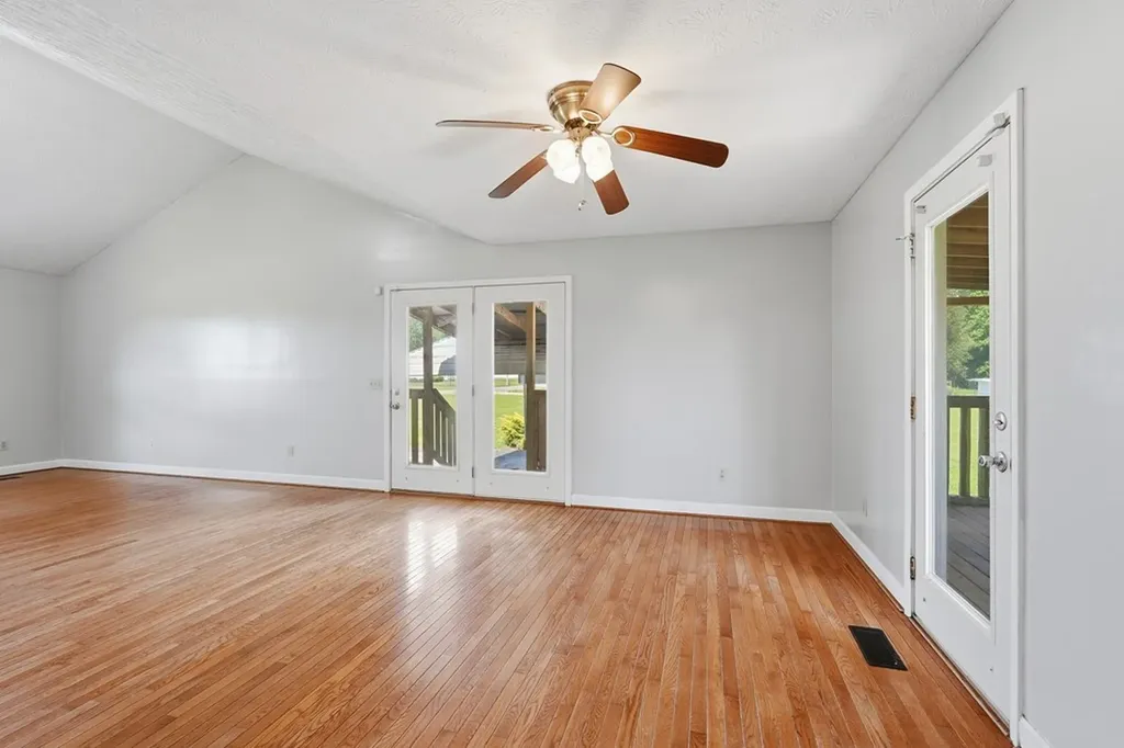 114 Walnut Trace Sparta TN 38583