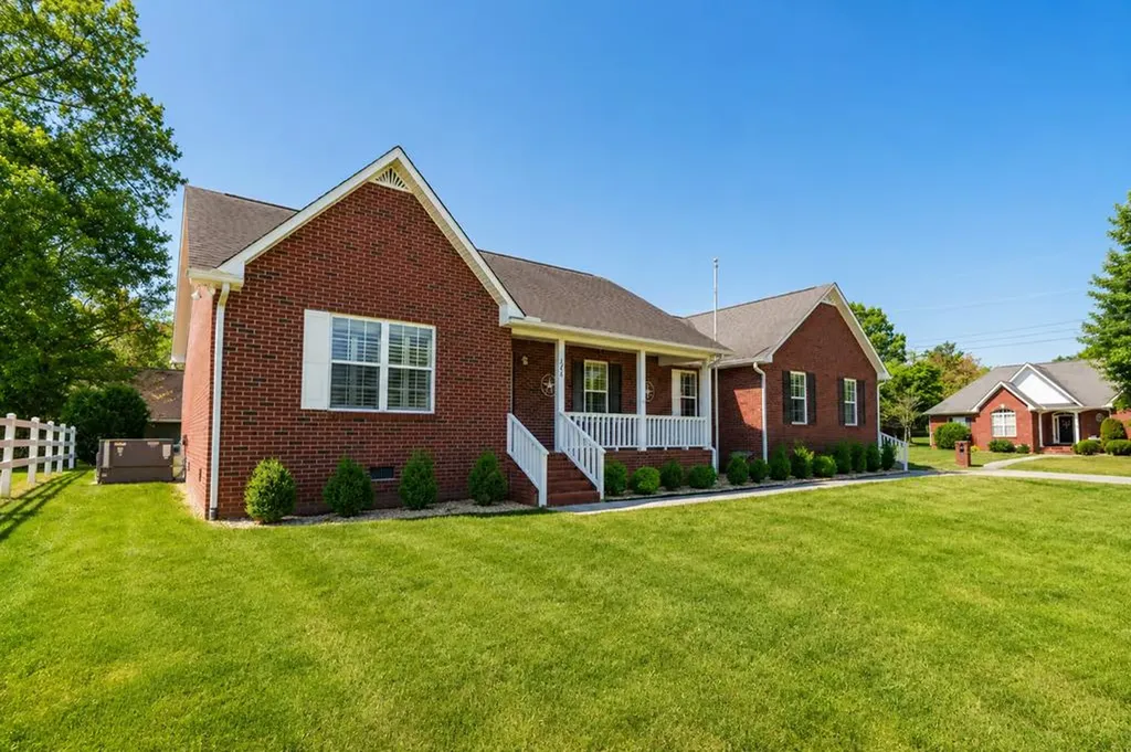 372 Brookside Drive Algood TN 38506