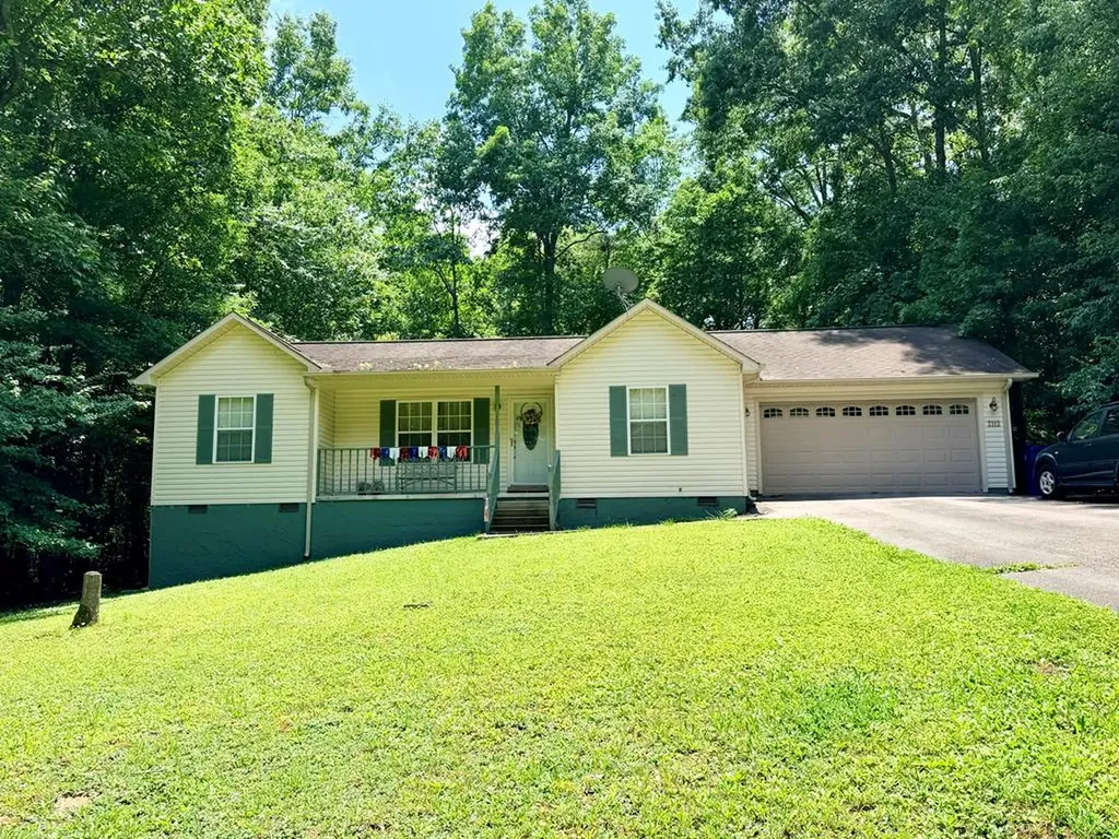 2112 Black Wolf Drive Crossville TN 38572