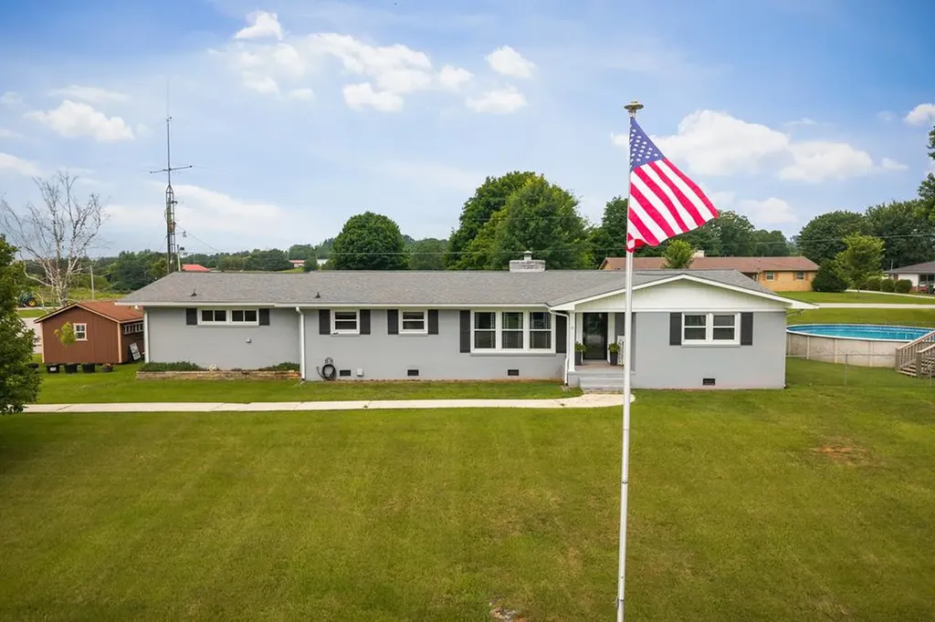 513 N Spring Street Sparta TN 38583