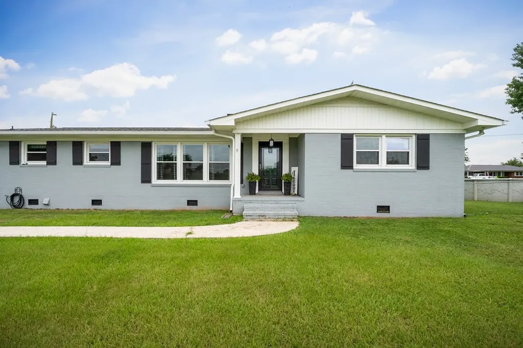 513 N Spring Street Sparta TN 38583