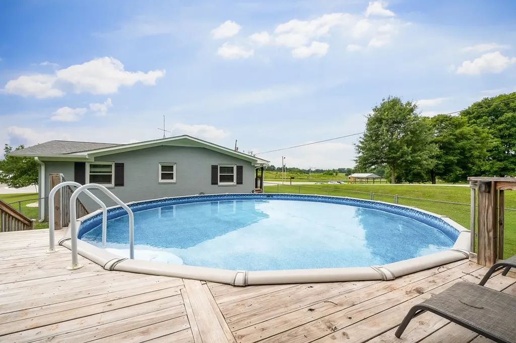 513 N Spring Street Sparta TN 38583