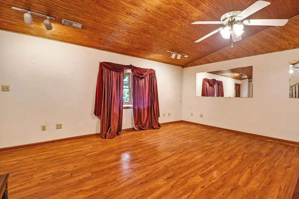 395 Ashley Lane Oneida TN 38556
