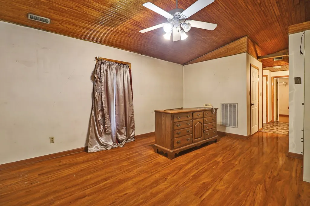 395 Ashley Lane Oneida TN 38556