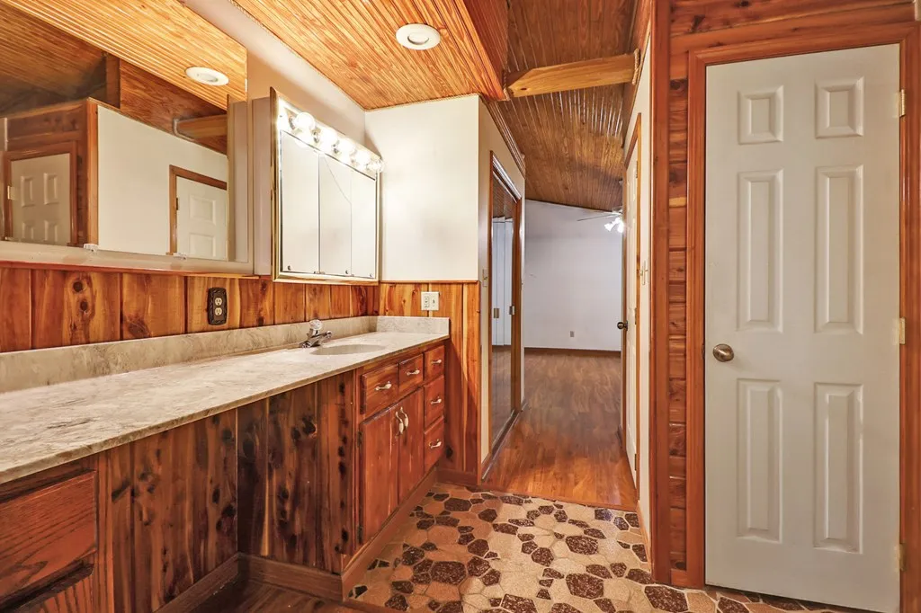 395 Ashley Lane Oneida TN 38556