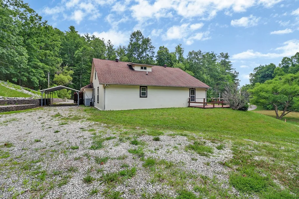 395 Ashley Lane Oneida TN 38556