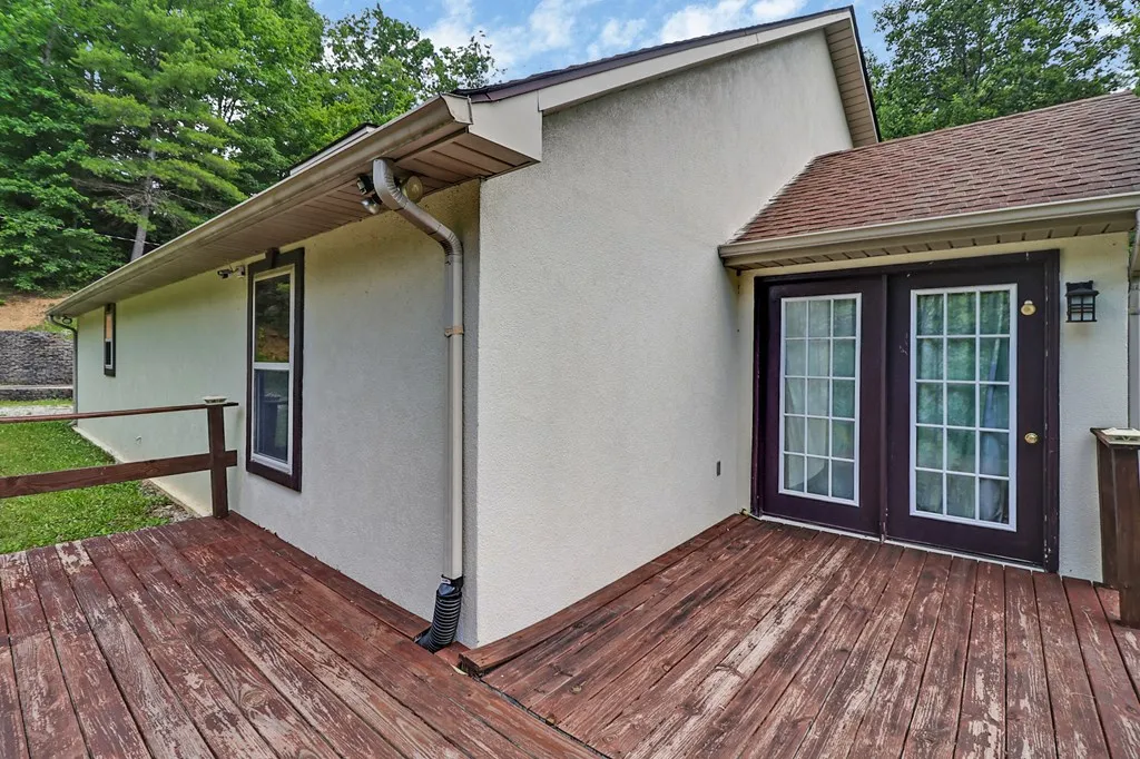395 Ashley Lane Oneida TN 38556