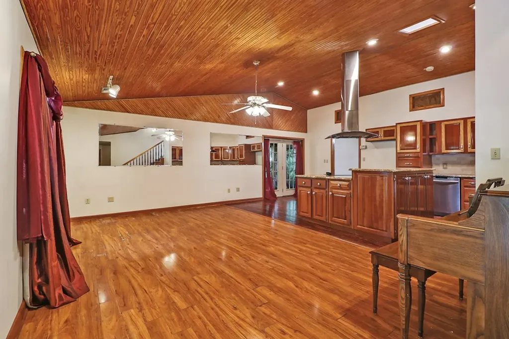 395 Ashley Lane Oneida TN 38556
