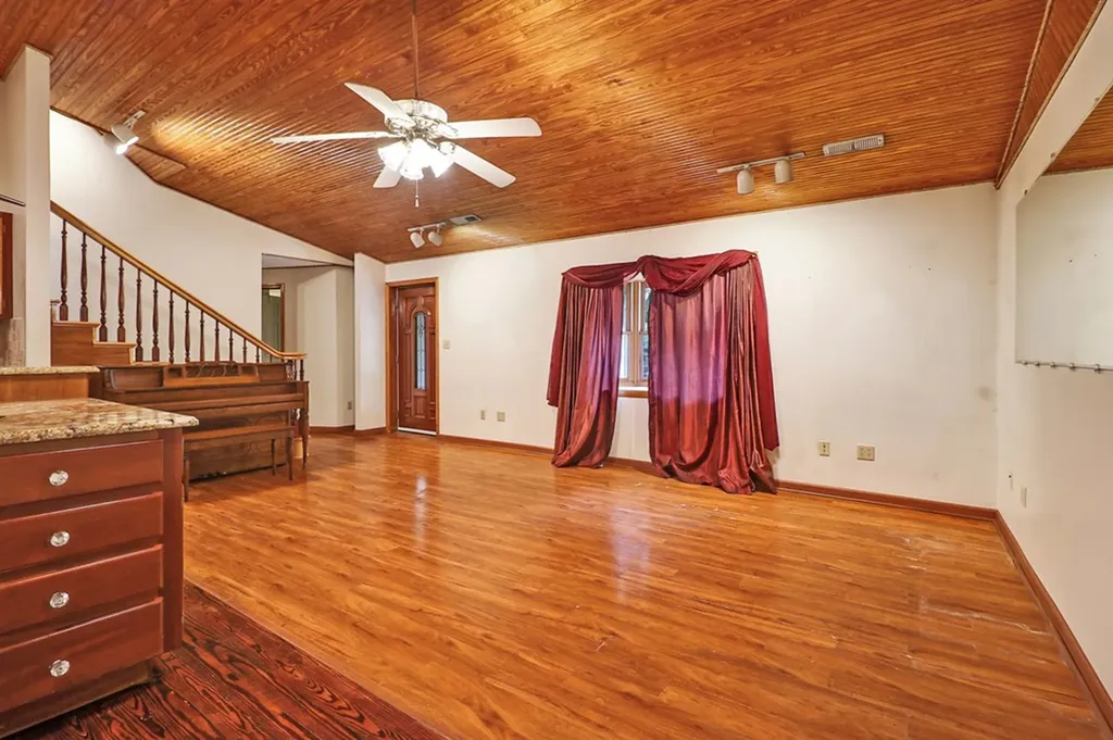 395 Ashley Lane Oneida TN 38556
