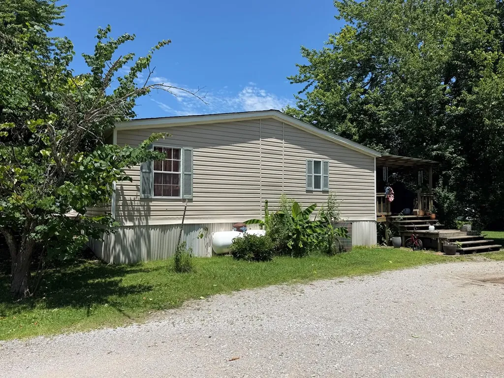 135 Cedar Lane Allons TN 38541