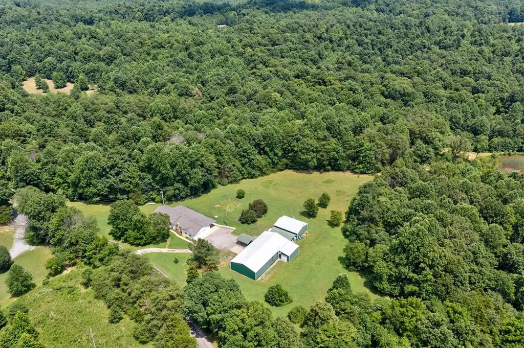 630 Smith Ellis Road Hilham TN 38568