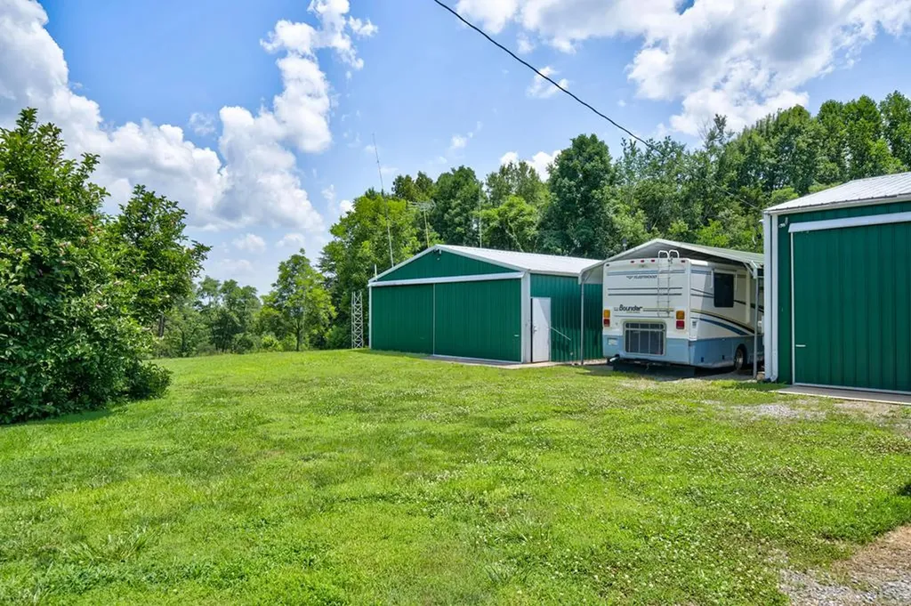 630 Smith Ellis Road Hilham TN 38568