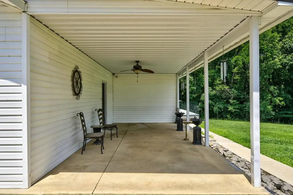 630 Smith Ellis Road Hilham TN 38568