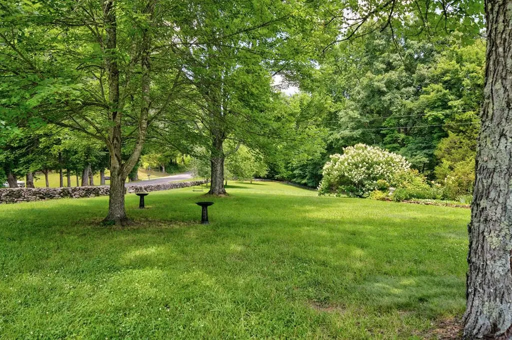 630 Smith Ellis Road Hilham TN 38568
