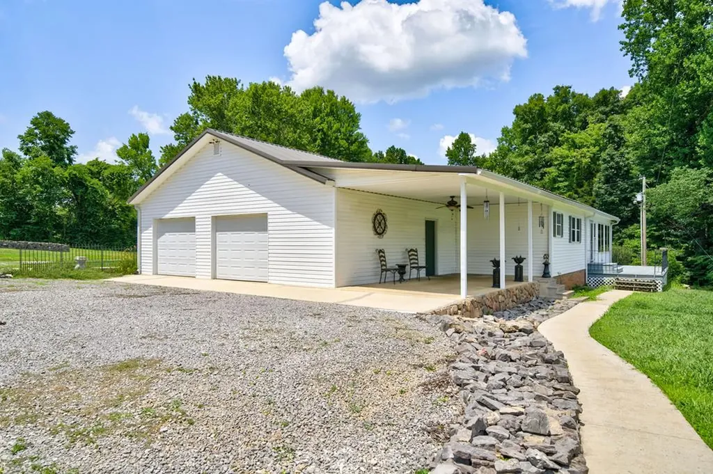 630 Smith Ellis Road Hilham TN 38568
